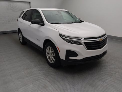 Used 2022 Chevrolet Equinox LS w/ LS Convenience Package FWD image 13