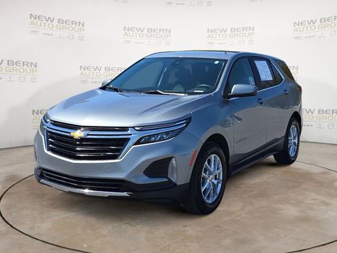 Used 2024 Chevrolet Equinox LT FWD image 1