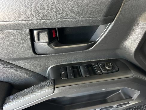 Used 2025 Toyota Tacoma SR5 AWD/4WD image 10