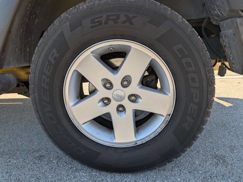 Used 2009 Jeep Wrangler Unlimited X image 34