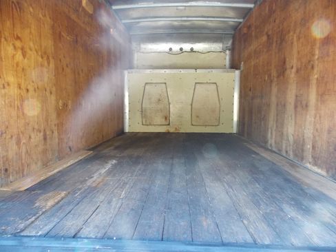 Used 2003 Ford E-350 and Econoline 350 Super Duty image 13