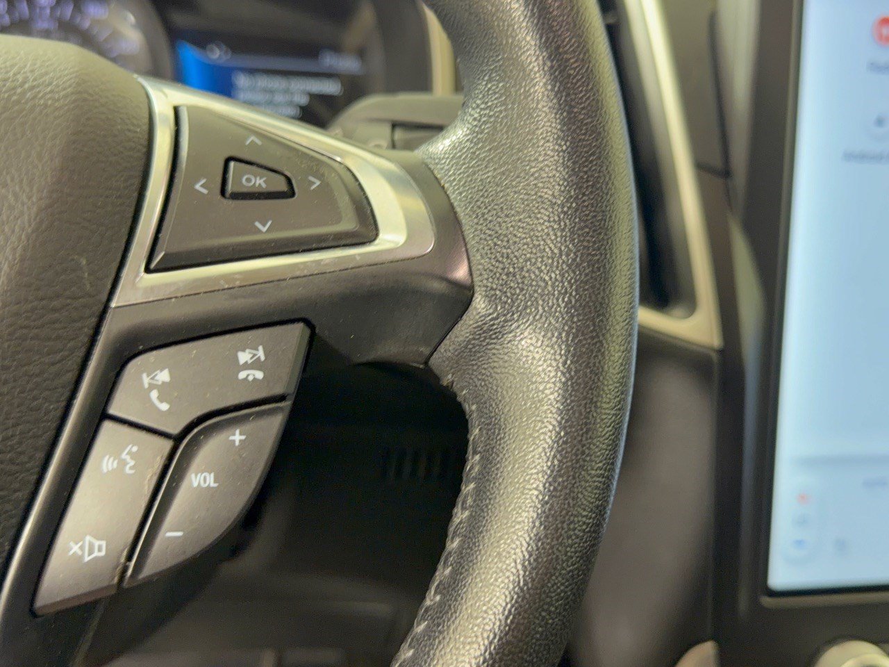 Used 2021 Ford Edge SEL w/ Convenience Package AWD/4WD image 19