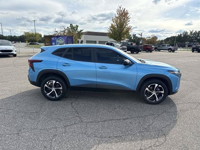 Used 2025 Chevrolet Trax RS w/ Driver Confidence Package FWD image 18