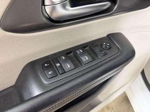 Used 2022 Chrysler Pacifica Touring-L FWD image 20