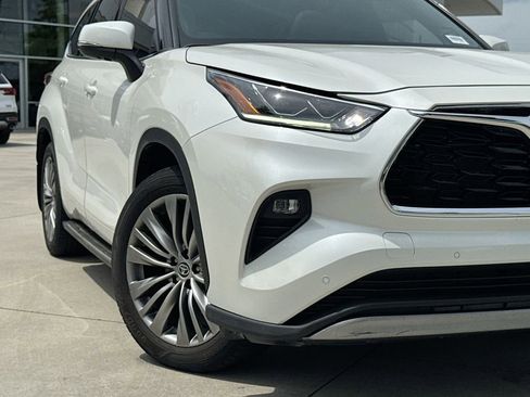 Used 2021 Toyota Highlander Platinum image 9