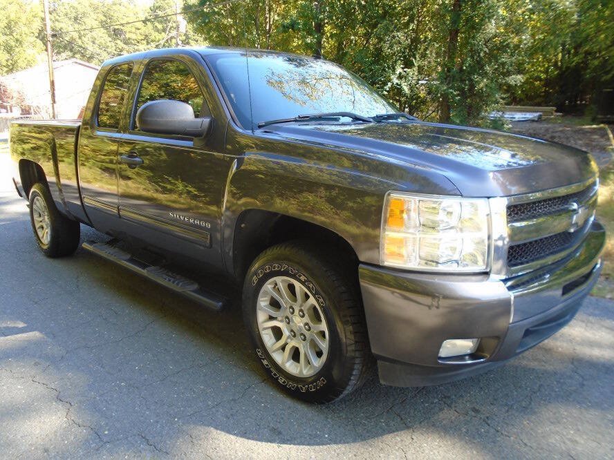 Used 2011 Chevrolet Silverado 1500 LT w/ All-Star Edition RWD image 3