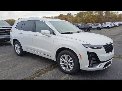 Used 2025 Cadillac XT6 Luxury image 6