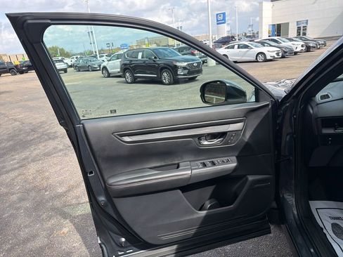 Used 2025 Honda CR-V Sport-L image 9