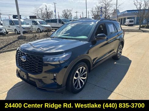 Used 2025 Ford Explorer ST-Line AWD/4WD image 3