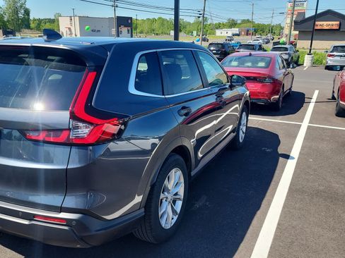 Used 2023 Honda CR-V EX-L image 3
