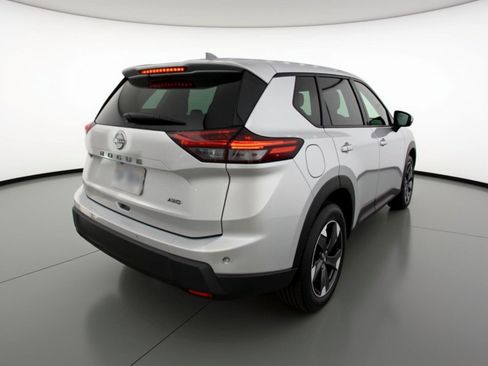 Used 2025 Nissan Rogue SV image 9