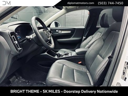 Used 2025 Volvo XC40 B5 Core w/ Protection Package Premier AWD/4WD image 18