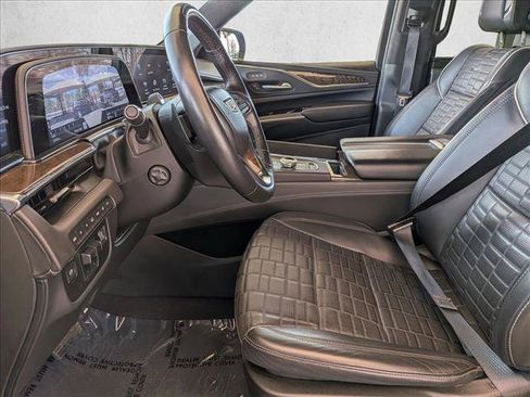 Used 2024 Cadillac Escalade ESV Premium Luxury Platinum AWD/4WD image 11