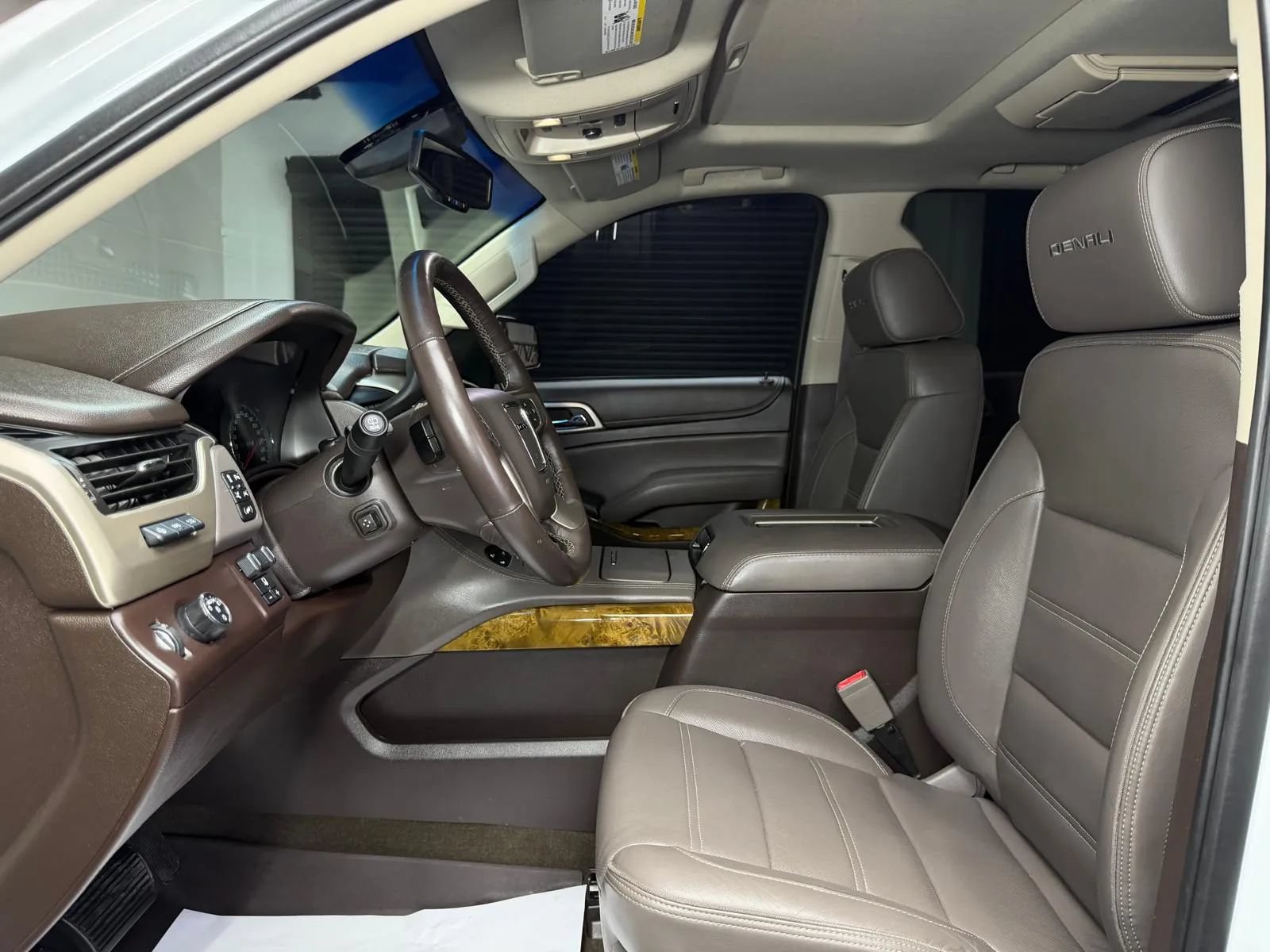 Used 2017 GMC Yukon Denali w/ Open Road Package RWD image 35