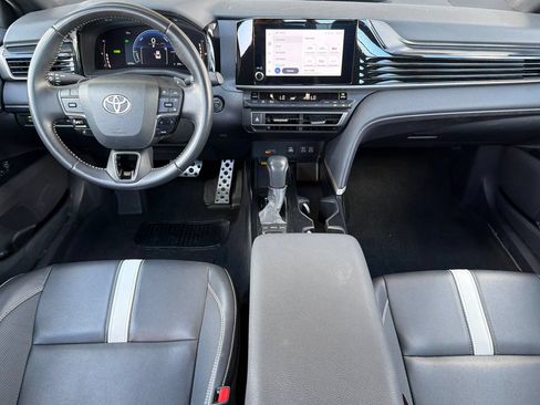 Used 2025 Toyota Camry SE FWD image 17