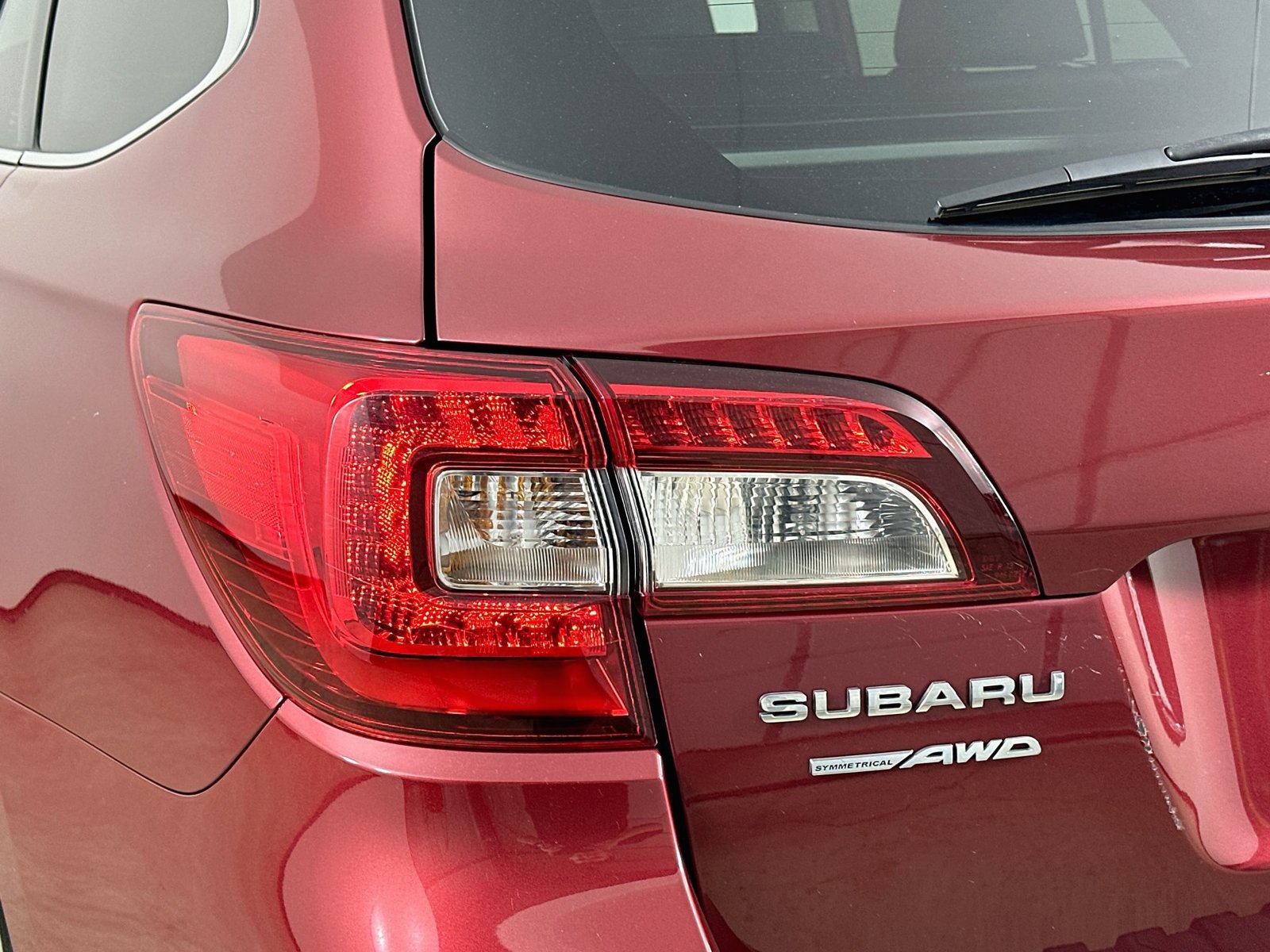 Used 2016 Subaru Outback 2.5i Limited AWD/4WD image 12