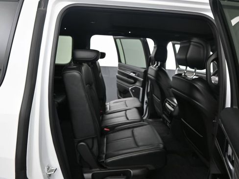 Used 2024 Jeep Wagoneer Series II w/ Premium Group I image 39