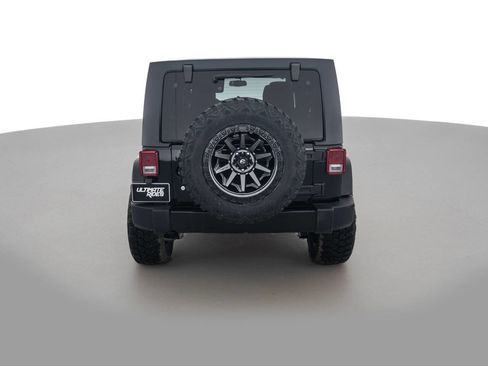 Used 2017 Jeep Wrangler Unlimited Sahara w/ Connectivity Group AWD/4WD image 6