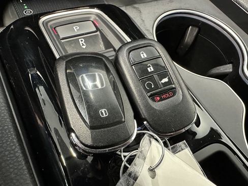 Certified 2024 Honda Pilot Touring image 34