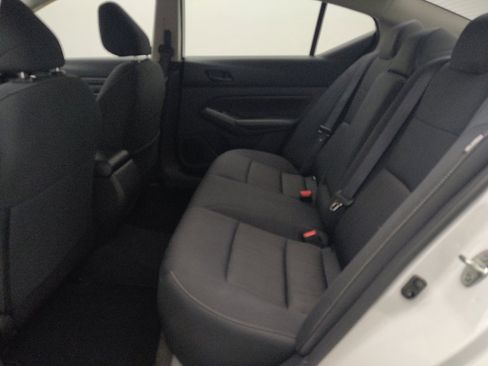 Used 2025 Nissan Altima 2.5 SV FWD image 18