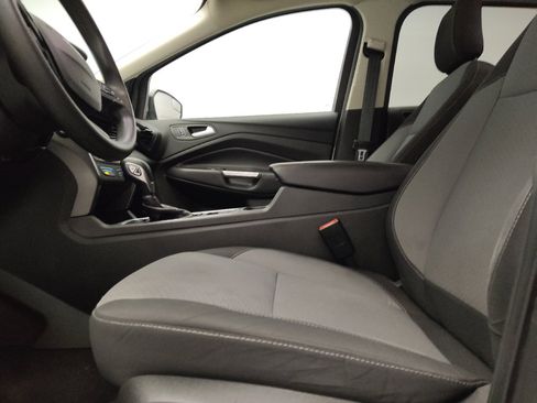 Used 2019 Ford Escape SE FWD image 17