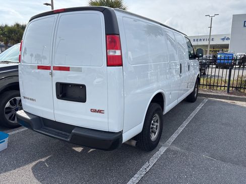 Used 2023 GMC Savana 2500 w/ Driver Convenience Package image 3