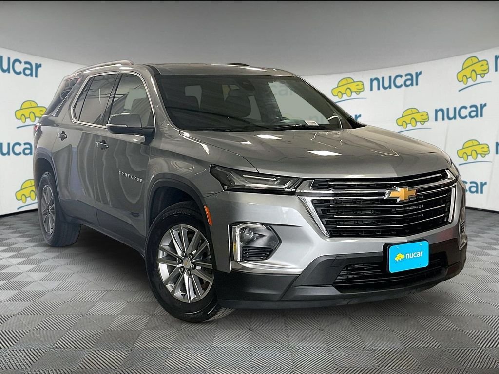 Used 2023 Chevrolet Traverse LT AWD/4WD image 1