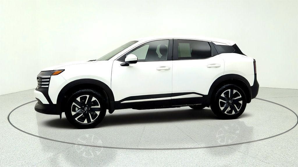 Used 2025 Nissan Kicks SV AWD/4WD image 8