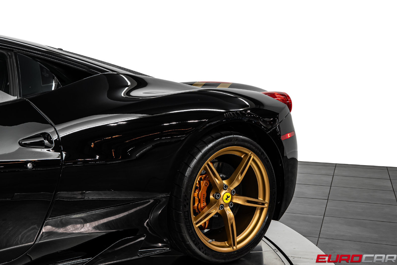 Used 2015 Ferrari 458 Speciale Coupe RWD image 17