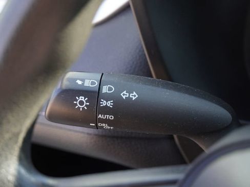 Used 2022 Toyota RAV4 XLE w/ Convenience Package FWD image 32