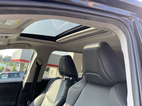 Certified 2022 Toyota RAV4 XLE Premium AWD/4WD image 18