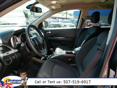 Used 2019 Dodge Journey SE image 35