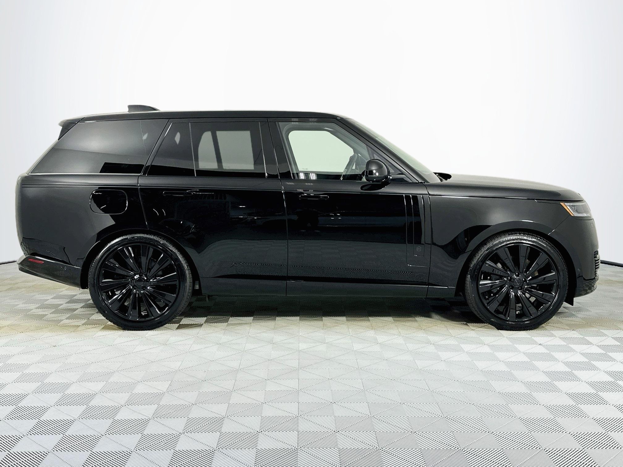 New 2026 Land Rover Range Rover SV AWD/4WD image 4