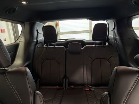 New 2026 Chrysler Pacifica Select image 15