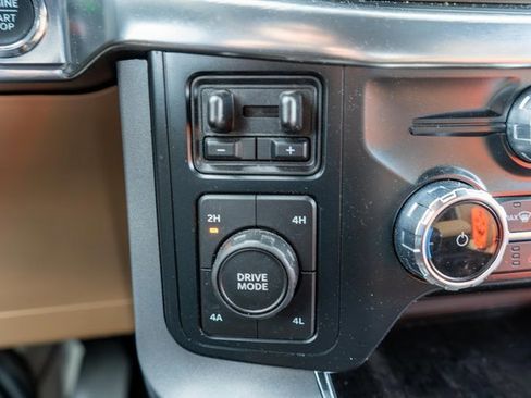 Used 2023 Ford F150 Lariat w/ Equipment Group 502A High image 31