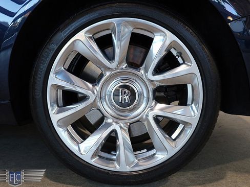 Used 2019 Rolls-Royce Wraith Coupe image 42