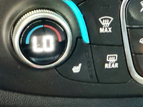 Used 2023 Chevrolet Traverse LT w/ Midnight/Sport Edition image 19