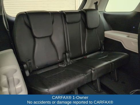 Used 2024 Kia Carnival LX image 17
