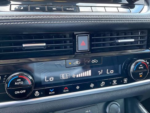 Used 2023 Nissan Rogue Platinum w/ Platinum Premium Package FWD image 32