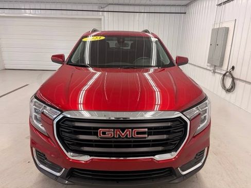 Used 2023 GMC Terrain SLE w/ Driver Convenience Package FWD image 2