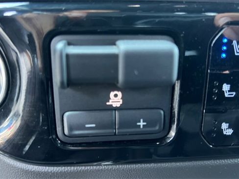 Used 2024 Chevrolet Silverado 1500 ZR2 w/ Technology Package image 41