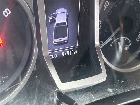 Used 2018 Toyota Tacoma SR5 image 9