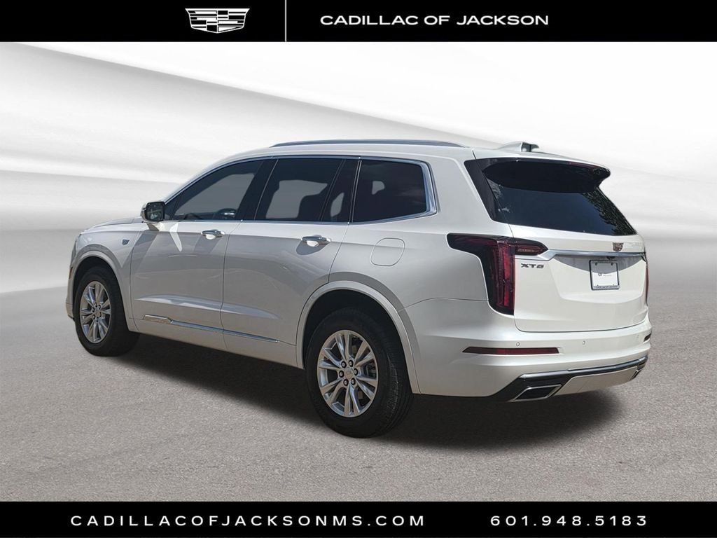 Certified 2024 Cadillac XT6 Luxury FWD image 7