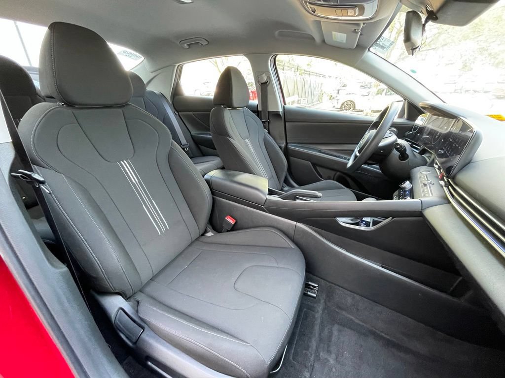 Used 2024 Hyundai Elantra SEL FWD image 30