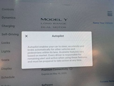 Used 2024 Tesla Model Y Long Range AWD/4WD image 19