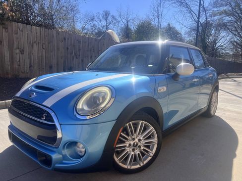 Used 2016 MINI Cooper S image 1