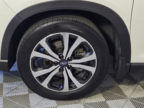 Used 2021 Subaru Forester Limited image 5