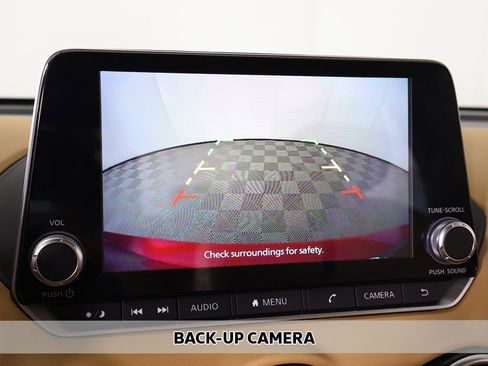 Used 2021 Nissan Sentra SV w/ SV Premium Package image 6