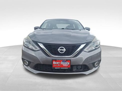 Used 2019 Nissan Sentra SR FWD image 2
