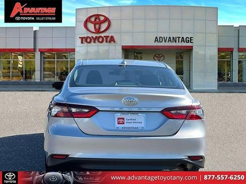 Certified 2022 Toyota Camry LE image 8